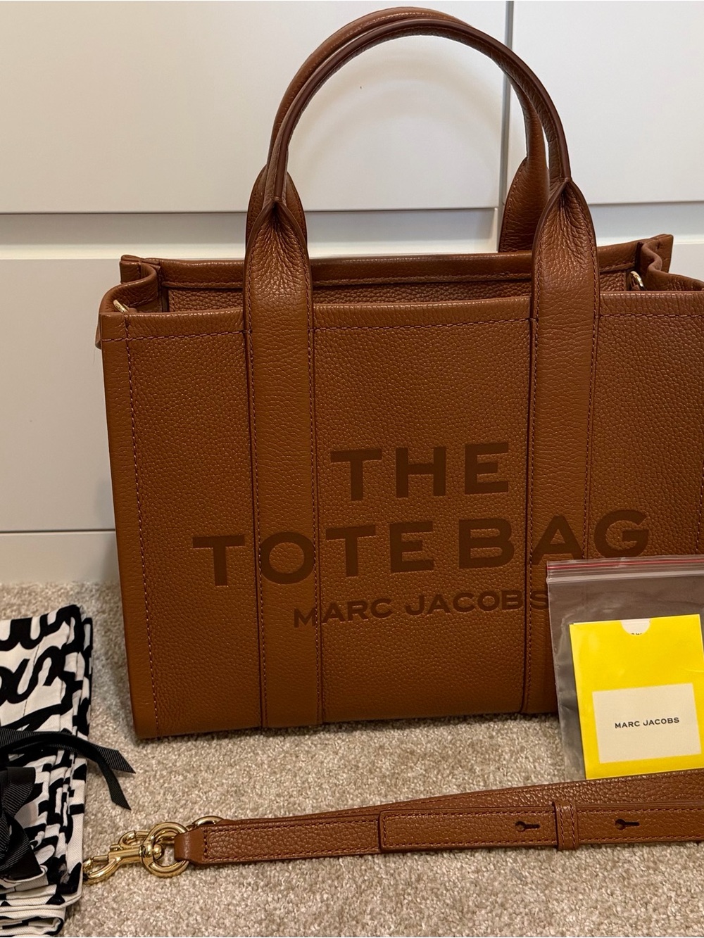 Marc Jacobs Brown Medium size Leather The Tote Bag - Picture 2 of 5